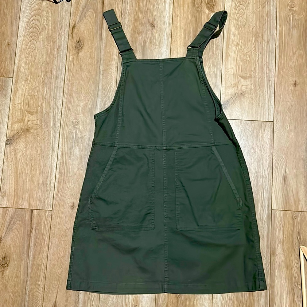 Olive Green, Skirt jumper from toad and co. Brand new. Never been worn.
